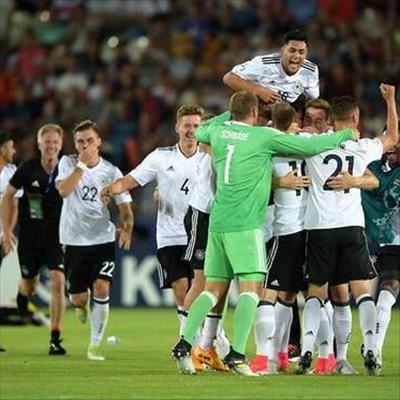 Germany, England seal WCup berths