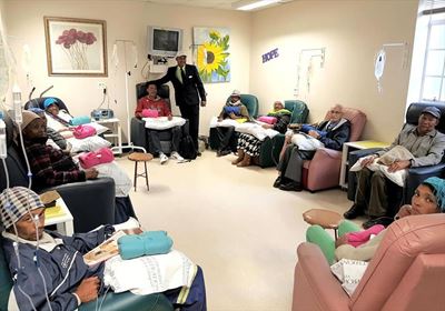 Busdiens reik uit na klinieke