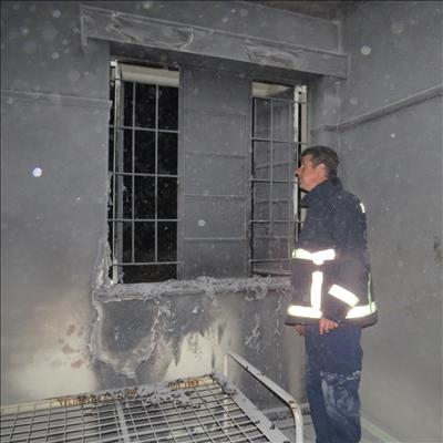 Polisie blus brand vinnig