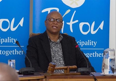 Bitou residents paying R260 000 for mayor?