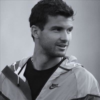 Dimitrov storms into London semis