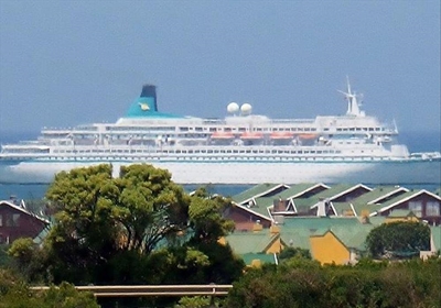 1st ship of cruise season arrives 
