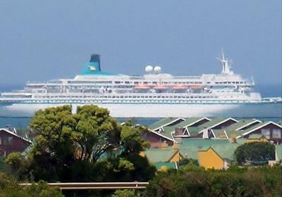 1st ship of cruise season arrives 
