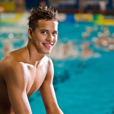 Le Clos kept waiting in Singapore