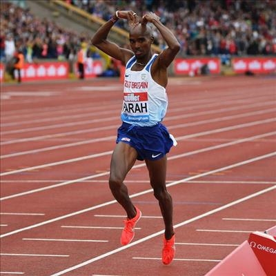 Farah kicks off road career in London