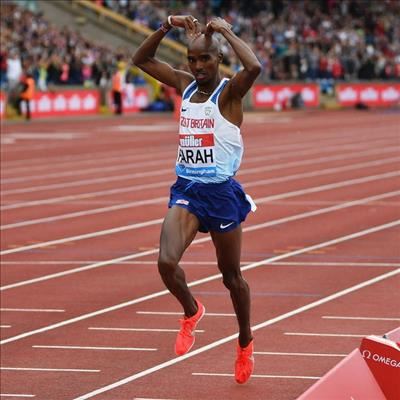 Farah kicks off road career in London