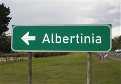 Vrou in Albertinia-distrik vermoor