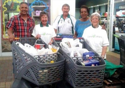 Bowls club donates to charities