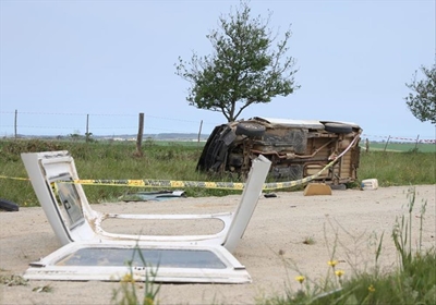 Kind reeds begrawe, bestuurder steeds vry