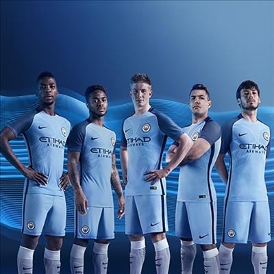 Sterling rescues City, Arsenal win
