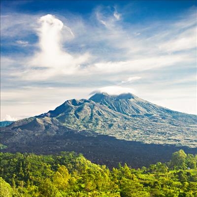Bali volcano alert raised