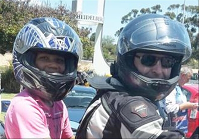 Motorfietsvreugde vir kinders met kanker