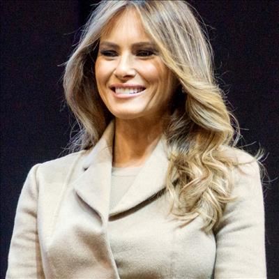 Melania Trump embraced by Japanese students