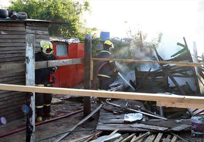 Brand laat gesin dakloos
