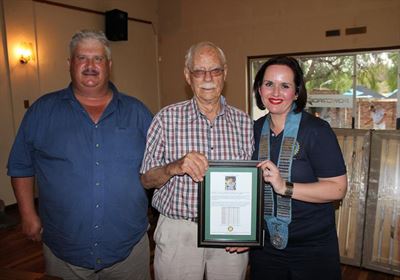 'n Yster vereer vir sy gholfprestasies