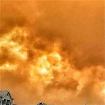 Fire sweeps through Gordons Bay