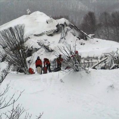 Hotel avalanche: 5 bodies found, 15 still missing