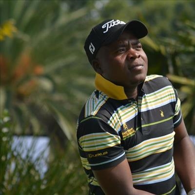 Nethunzwi in hot pursuit of Bremner at Kyalami 