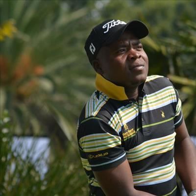 Nethunzwi in hot pursuit of Bremner at Kyalami 