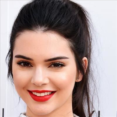 Pepsi pulls Kendall Jenner advert amid outcry
