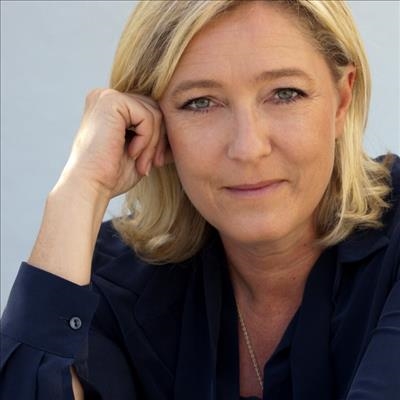 France election: Le Pen accused of plagiarising Fillon