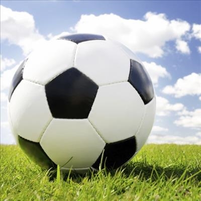 Arsenal sink United, Liverpool held 