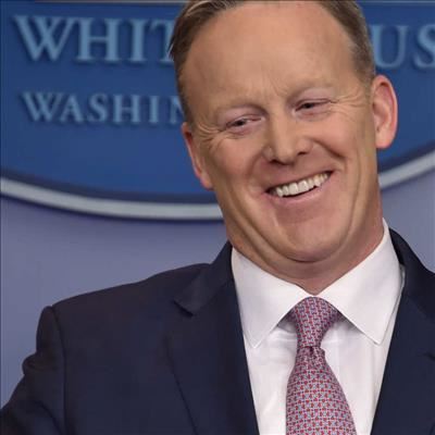 Chelsea Clinton: Steve Bannon 'fat shamed' Spicer in text