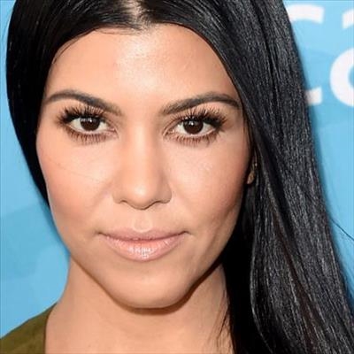 Kardashian sisters sign Kourtney up to dating site