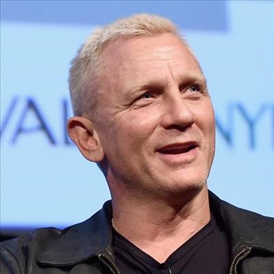 Daniel Craig to play James Bond for the 5th time