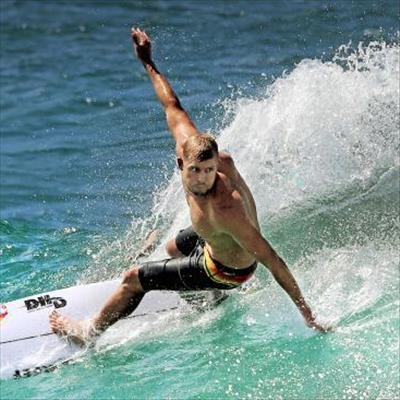 Mick Fanning, victory and sharks! 