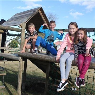 Kinders baljaar weer in Denneoord-parkie