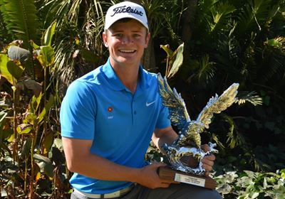 Conradie keeps a cool head to win