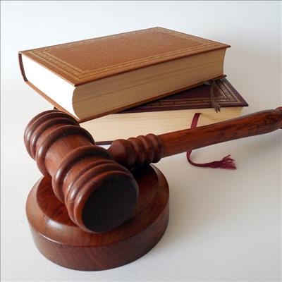 Man gestraf vir minagting van die hof