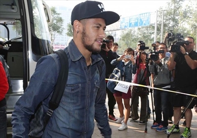 Neymar in China as transfer rumours grow