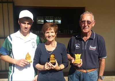 Eden-jukskei vereer spelers op Vrouedag