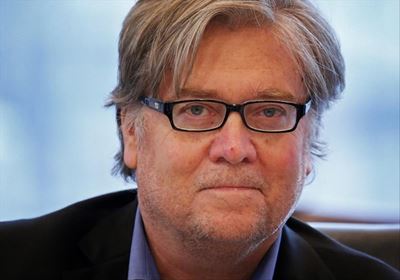 Trump adviser Steve Bannon dubs white nationalists 'clowns'