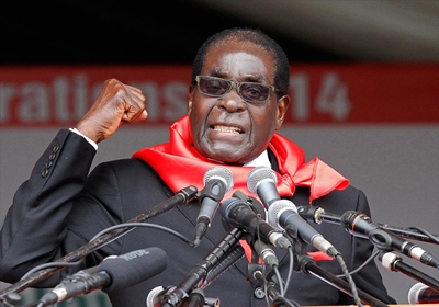Robert Mugabe arrives in South Africa 