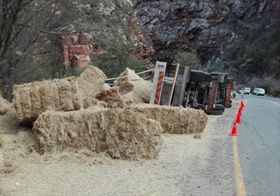Vragmotor slaan om in Meiringspoort