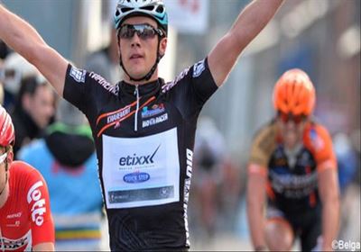 Yves Lampaert wins stage two as Chris Froome up to 9th