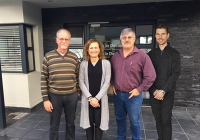 Walk in Dentist George spog met vier toptandartse