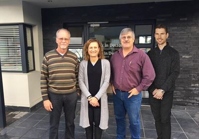 Walk in Dentist George spog met vier toptandartse