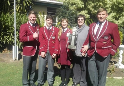 Hoër Volkskool-sterre blink uit by vasvrae