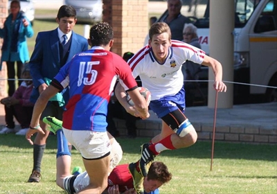 Oakdale maak skoonskip teen Framesby