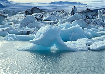 Tanker becomes first to cross Arctic without icebreaker