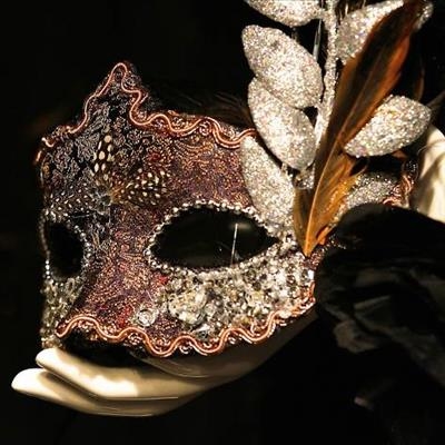 Maskerbal wins verklaar, maar nie bestee