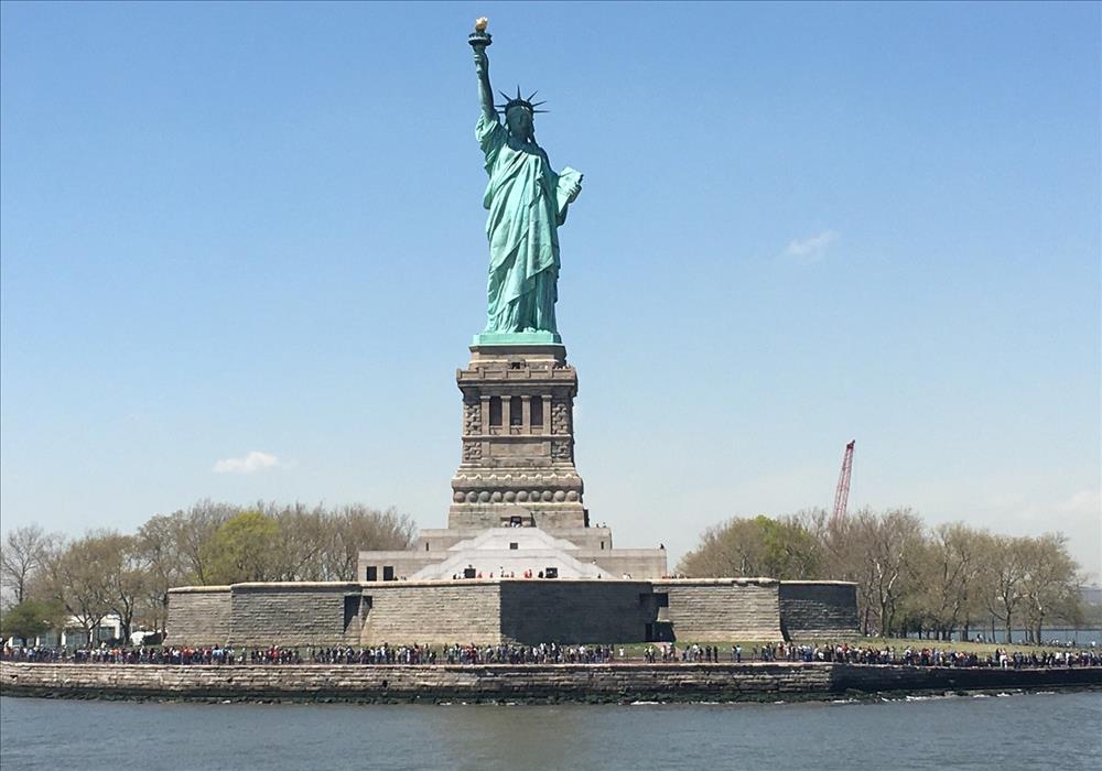 Statue of Liberty caught in White House immigration row | George Herald