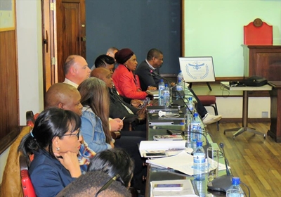 Parlementêre komitee besoek Oudtshoorn