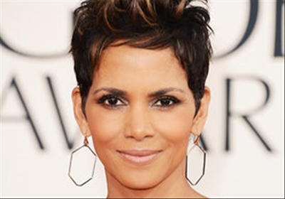 Halle Berry: James Bond should be a man