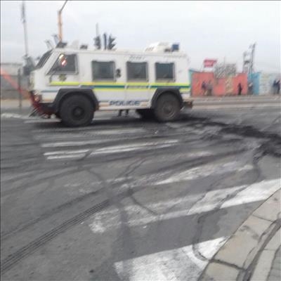 Protest action: N2 remains closed