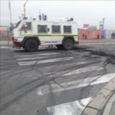 Protest action: N2 remains closed